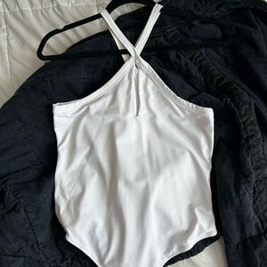 ✨FREE PEOPLE✨ WHITE HALTER BODYSUIT STRETCHY KEYHOLE FRONT SIZE-L